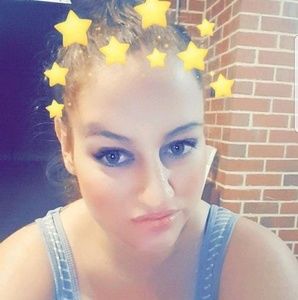 Meet your Posher, Cinzia